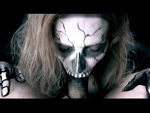 ❤️ Demon girl zuigt pik met haar zwarte mond en slikt sperma. ☑ Just porno at nl.wassell.ru